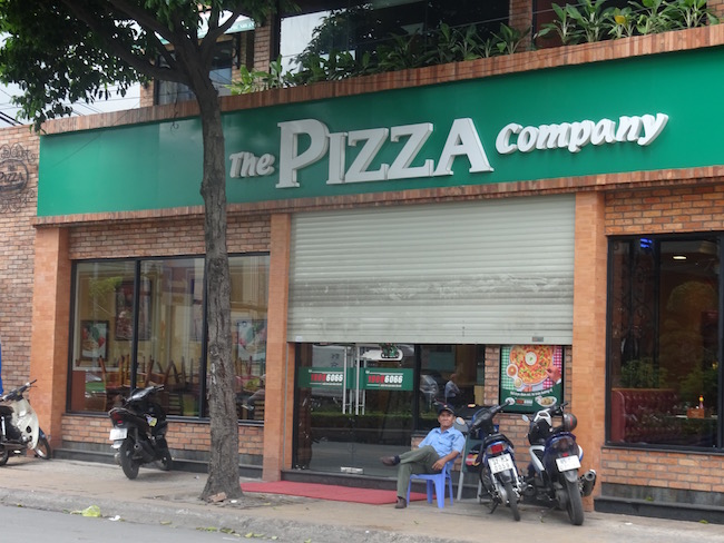 Hoozing-The-Pizza-Company